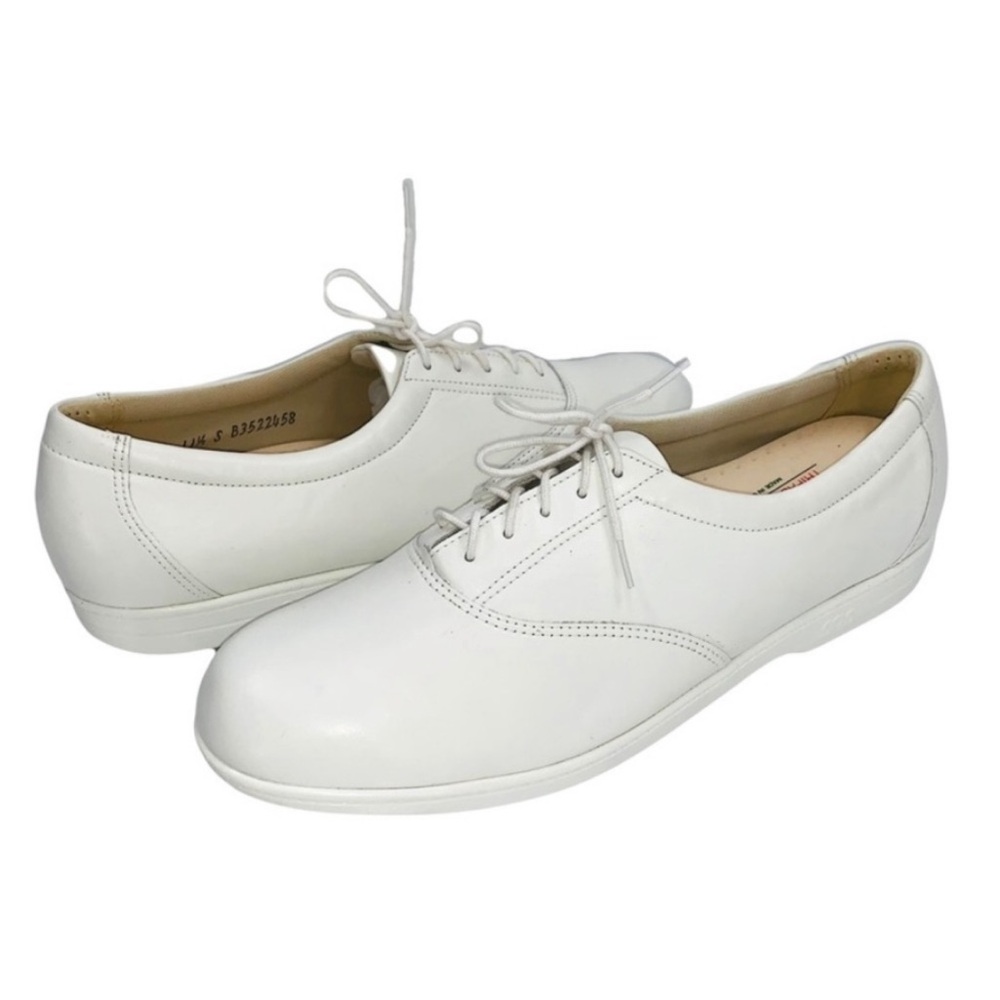 SAS White Lace Up Shoes Sneakers Size 11.5 Narrow Nursing Shoes Tripad Comfort